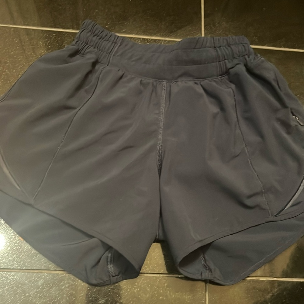 Navy LuluLemon Hotty Hot High-Rise 4”